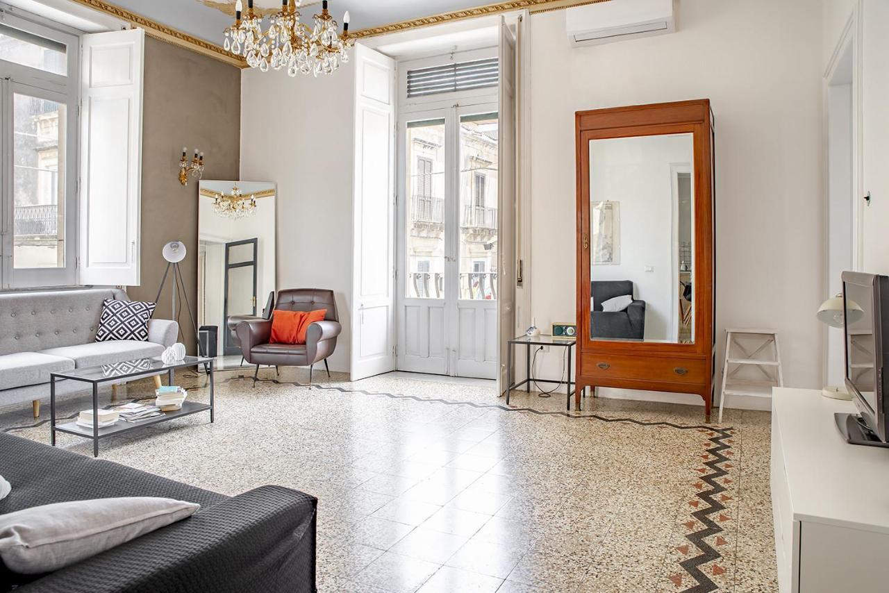 Cavour Apartments By Wonderful Italy 노토 외부 사진